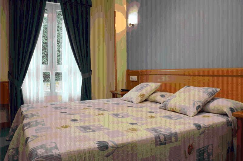 Hotel La Guindal Arriondas Buitenkant foto